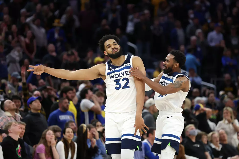 Towns Makes 2 Late 3-pointers, Lifts TWolves Over Warriors