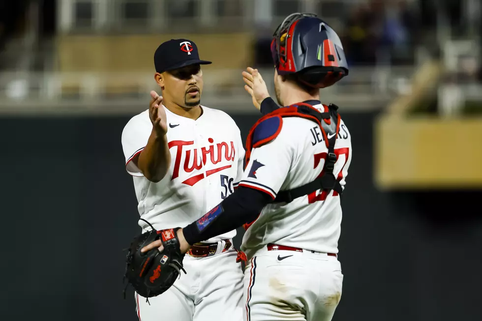 Ryan 1st To 5 wins, Twins Beat Yanks 6-2, Take Season Series